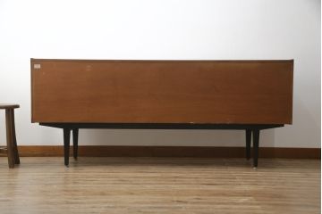 イギリスビンテージ　レア品　希少モデル!　nathan(ネイサン)社　スタイリッシュなサイドボード(サイドキャビネット、リビングボード、収納棚、戸棚、引き出し、ヴィンテージ、北欧)(R-063500)
