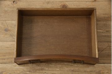 イギリスアンティーク　ウォールナット材　クラシカルな佇まいが魅力的なサイドキャビネット(収納棚、戸棚、引き出し)(R-063503)