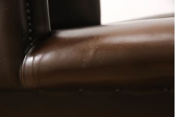 イギリスビンテージ　本革(レザー)　猫脚がお洒落!!上品な佇まいのウイングバックソファ(ウィングバックソファ、アームチェア、1人掛けソファ、1P、ヴィンテージ)(R-063507)