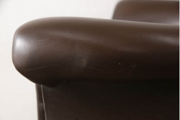 イギリスビンテージ　本革(レザー)　猫脚がお洒落!!上品な佇まいのウイングバックソファ(ウィングバックソファ、アームチェア、1人掛けソファ、1P、ヴィンテージ)(R-063507)