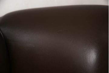イギリスビンテージ　本革(レザー)　猫脚がお洒落!!上品な佇まいのウイングバックソファ(ウィングバックソファ、アームチェア、1人掛けソファ、1P、ヴィンテージ)(R-063507)