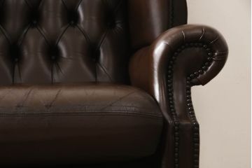 イギリスビンテージ　本革(レザー)　猫脚がお洒落!!上品な佇まいのウイングバックソファ(ウィングバックソファ、アームチェア、1人掛けソファ、1P、ヴィンテージ)(R-063507)