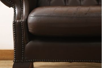 イギリスビンテージ　本革(レザー)　猫脚がお洒落!!上品な佇まいのウイングバックソファ(ウィングバックソファ、アームチェア、1人掛けソファ、1P、ヴィンテージ)(R-063507)