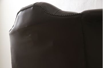 イギリスビンテージ　本革(レザー)　猫脚がお洒落!!上品な佇まいのウイングバックソファ(ウィングバックソファ、アームチェア、1人掛けソファ、1P、ヴィンテージ)(R-063507)