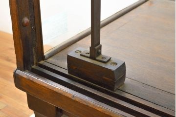 ベルギーアンティーク　オーク材　特大　上品な佇まいが魅力のガラスケース(ショーケース、飾り棚、陳列棚)(R-063512)