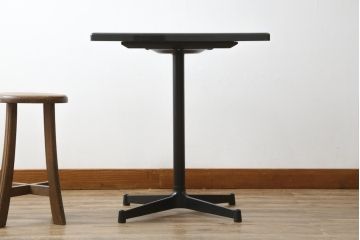 中古　特注　御影石　スタイリッシュでモダンな雰囲気漂うラウンジテーブル(サイドテーブル、コーヒーテーブル)(R-063515)