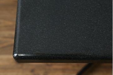 中古　特注　御影石　スタイリッシュでモダンな雰囲気漂うラウンジテーブル(サイドテーブル、コーヒーテーブル)(R-063515)