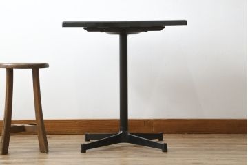 中古　特注　御影石　スタイリッシュでモダンな雰囲気漂うラウンジテーブル(サイドテーブル、コーヒーテーブル)(R-063515)