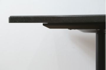 中古　特注　御影石　スタイリッシュでモダンな雰囲気漂うラウンジテーブル(サイドテーブル、コーヒーテーブル)(R-063516)