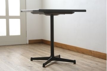 中古　特注　御影石　スタイリッシュでモダンな雰囲気漂うラウンジテーブル(サイドテーブル、コーヒーテーブル)(R-063517)
