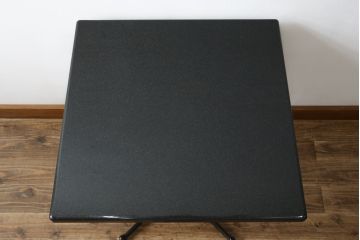 中古　特注　御影石　スタイリッシュでモダンな雰囲気漂うラウンジテーブル(サイドテーブル、コーヒーテーブル)(R-063517)