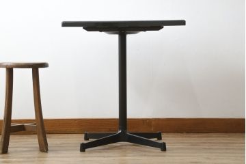 中古　特注　御影石　スタイリッシュでモダンな雰囲気漂うラウンジテーブル(サイドテーブル、コーヒーテーブル)(R-063517)