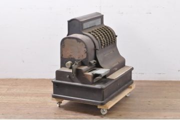 ジャンク品　特大!!　アイアン製　コレクションにおすすめ!!古い商店で使われていた重厚なレジスター(ディスプレイ)(R-063519)