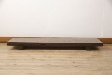和製アンティーク　総欅(ケヤキ)材一枚板　味のある風合いが魅力のローテーブル(作業台、裁ち板、飾り台、陳列台)(R-063526)