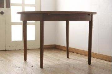 イギリスビンテージ　チーク材　ビーチ材　ナチュラルスタイルのお部屋づくりにぴったりのエクステンションテーブル(ダイニングテーブル、拡張式テーブル、丸テーブル、ラウンドテーブル、食卓、2人掛け、4人掛け、6人掛け、ヴィンテージ)(R-063537)