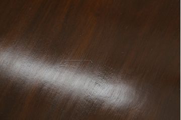 イギリスアンティーク　ウォールナット材　カフェ風インテリアとしてもオススメ!!上品な佇まいが魅力のチルトアップテーブル(カフェテーブル、コーヒーテーブル、ダイニングテーブル、2人掛け、2P、店舗什器)(R-063538)