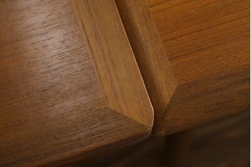 デンマークビンテージ　北欧ヴィンテージ　チーク材　すっきりとした佇まいが魅力的なエクステンションテーブル(ダイニングテーブル、4人掛け、6人掛け、8人掛け、伸長式、食卓、作業台)(R-063542)