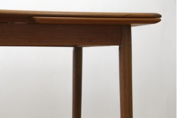 デンマークビンテージ　北欧ヴィンテージ　チーク材　すっきりとした佇まいが魅力的なエクステンションテーブル(ダイニングテーブル、4人掛け、6人掛け、8人掛け、伸長式、食卓、作業台)(R-063542)