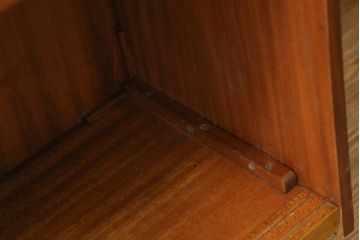 デンマークビンテージ　シンプルでスッキリとしたデザインが北欧らしいルームディバイダー(テレビ台、テレビボード、飾り棚、キャビネット、収納棚、戸棚、オープンラック、間仕切り、ヴィンテージ)(R-063544)