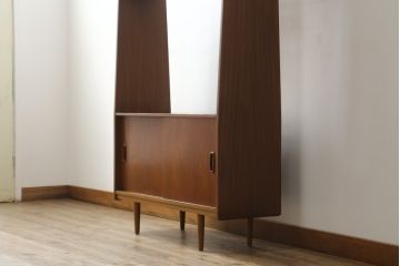 デンマークビンテージ　シンプルでスッキリとしたデザインが北欧らしいルームディバイダー(テレビ台、テレビボード、飾り棚、キャビネット、収納棚、戸棚、オープンラック、間仕切り、ヴィンテージ)(R-063544)