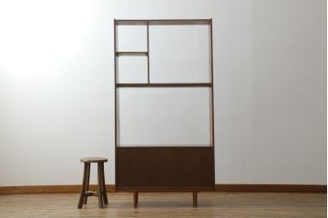 デンマークビンテージ　シンプルでスッキリとしたデザインが北欧らしいルームディバイダー(テレビ台、テレビボード、飾り棚、キャビネット、収納棚、戸棚、オープンラック、間仕切り、ヴィンテージ)(R-063544)