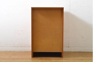 イギリスビンテージ　チーク材　特徴的な取っ手のデザインが目を引くサイドチェスト(引き出し、ヴィンテージ)(R-063545)