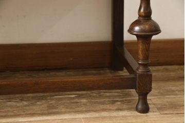 イギリスアンティーク　オーク材　細部まで凝ったつくりが魅力的なサイドチェスト(サイドボード、引き出し)(R-063546)