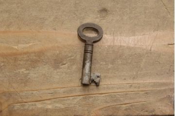 イギリスアンティーク　オーク材　細部まで凝ったつくりが魅力的なサイドチェスト(サイドボード、引き出し)(R-063546)