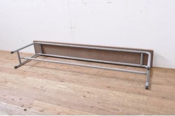 和製アンティーク　在庫7台あります!!　古材リメイク　昭和レトロな雰囲気漂うアイアンフレームベンチ(長椅子、イス、飾り台)(R-063550)