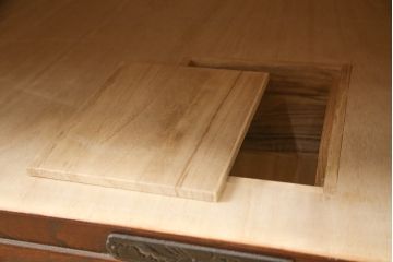 和製ビンテージ　岩谷堂箪笥　天板リメイク　細やかで上品な金具が魅力的な収納箪笥(ヴィンテージ、和タンス、引き出し、リビングボード)(R-063555)