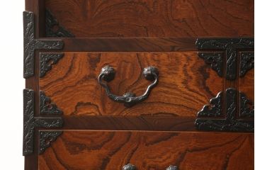 中古　岩谷堂箪笥　脚(台輪付き)リメイク　和の趣あふれる収納箪笥(引き出し、和タンス、衣装箪笥)(R-063557)
