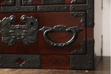 中古　熊野洞　本漆仕上げ　伊達家の家紋入り!手打ち金具の美しさが魅力の小引き出し(小箪笥、仙台箪笥、小物収納、卓上収納(R-063558)