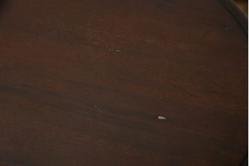 イギリスアンティーク　ウォールナット　高級品!!　凝ったデザインの透かし彫りがおしゃれなオケージョナルテーブル(サイドテーブル、カフェテーブル、コーヒーテーブル、ナイトテーブル)(R-063561)