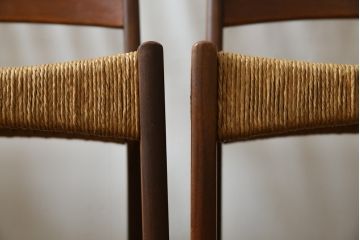 デンマークビンテージ　Mogens Kold(モーエンス・コード社)　Arne Hovmand Olsen(アルネ・ホブマン・オルセン)デザイン　通気性に優れたペーパーコードチェア4脚セット(ダイニングチェア、アームレスチェア、椅子、イス、ヴィンテージ、北欧)(R-063567)