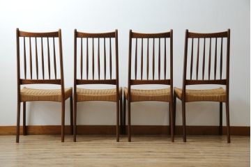 デンマークビンテージ　Mogens Kold(モーエンス・コード社)　Arne Hovmand Olsen(アルネ・ホブマン・オルセン)デザイン　通気性に優れたペーパーコードチェア4脚セット(ダイニングチェア、アームレスチェア、椅子、イス、ヴィンテージ、北欧)(R-063567)