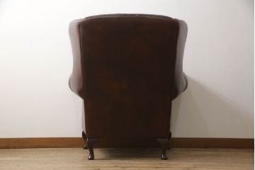 中古　美品　イギリス輸入家具　本革(レザー)　重厚感のある佇まいが魅力的なウイングバックソファ(ウィングバックチェア、チェスターフィールドソファ、アームチェア、1人掛けソファ、1P)(R-063570)
