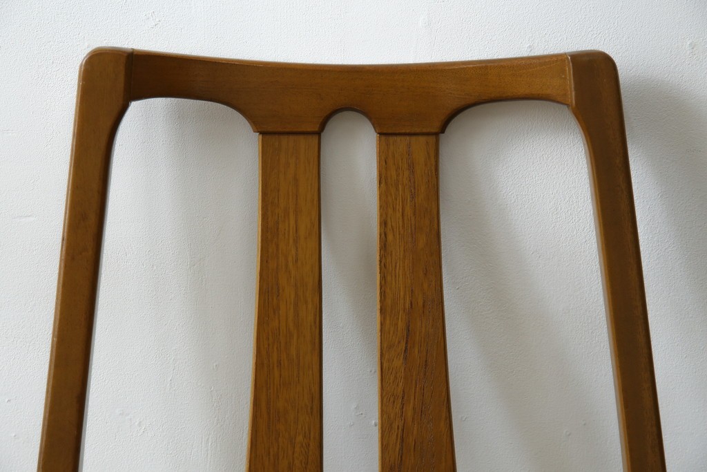 イギリスビンテージ　nathan(ネイサン)社　ビーチ材　エレガントなデザインのファブリックがお洒落!!品のある佇まいが目を惹くダイニングチェア　(R-063573)