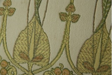 イギリスビンテージ　nathan(ネイサン)社　ビーチ材　エレガントなデザインのファブリックがお洒落!!品のある佇まいが目を惹くダイニングチェア　(R-063573)