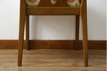 イギリスビンテージ　nathan(ネイサン)社　ビーチ材　エレガントなデザインのファブリックがお洒落!!品のある佇まいが目を惹くダイニングチェア　(R-063573)