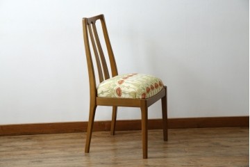 イギリスビンテージ　nathan(ネイサン)社　ビーチ材　エレガントなデザインのファブリックがお洒落!!品のある佇まいが目を惹くダイニングチェア　(R-063573)