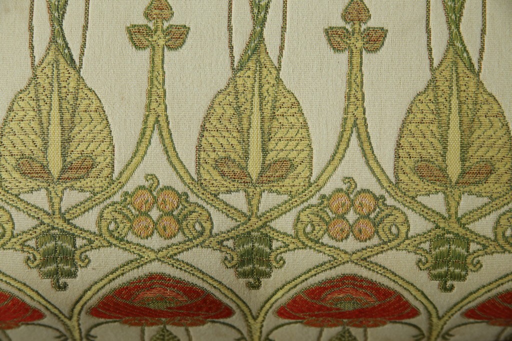 イギリスビンテージ　nathan(ネイサン)社　ビーチ材　エレガントなデザインのファブリックがお洒落!!品のある佇まいが目を惹くダイニングチェア　(R-063573)