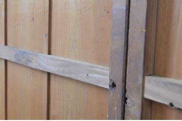 アンティーク建具　木の温かな色合いが魅力の板戸2枚セット(雨戸、帯戸、引き戸)(R-063574)
