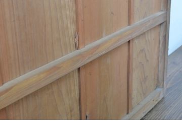 アンティーク建具　木の温かな色合いが魅力の板戸2枚セット(雨戸、帯戸、引き戸)(R-063574)