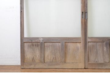 アンティーク建具　プレスガラス入り　光を取り入れたいお部屋におすすめのガラス戸2枚セット(引き戸)(R-063581)