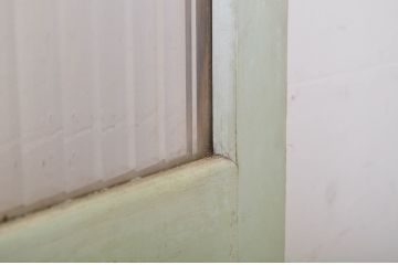 アンティーク建具　ペイント仕上げ限定　モールガラス　淡い色味が可愛らしいドア1枚(扉、木製扉、ガラス扉、玄関ドア)(R-063582)