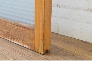 アンティーク建具　レトロなプレスガラス入り!光の反射でお部屋を彩るガラス戸1枚(引き戸)(R-063583)