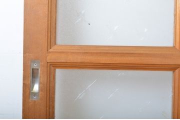 昭和レトロ　ヒノキ(檜)材　昭和の懐かしい雰囲気のあるレトロなガラス戸2枚セット(建具、引き戸)(R-063588)