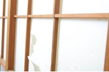 昭和レトロ　使い込まれた風合いが味わい深いレトロな幅狭雪見障子戸4枚セット(建具、擦り上げ障子戸、擦上障子戸、引き戸)(R-063590)