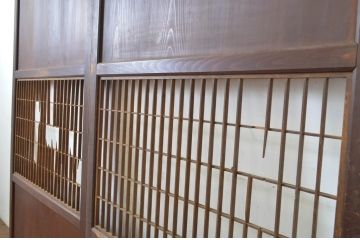 アンティーク建具　レーザー組子入り　渋みのある色合いが魅力の組子帯戸2枚セット(引き戸、格子戸、レーザー組子板戸)(R-063592)