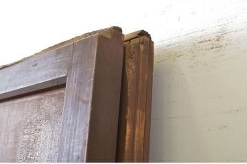 アンティーク建具　レーザー組子入り　渋みのある色合いが魅力の組子帯戸2枚セット(引き戸、格子戸、レーザー組子板戸)(R-063592)